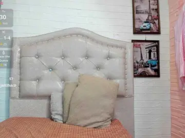 LITTLE-NESSA  live sex cam