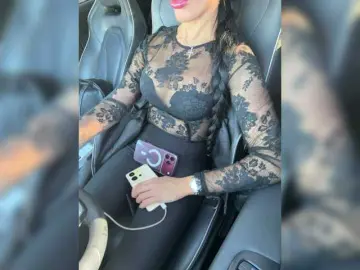 LuxeMia1  live sex cam