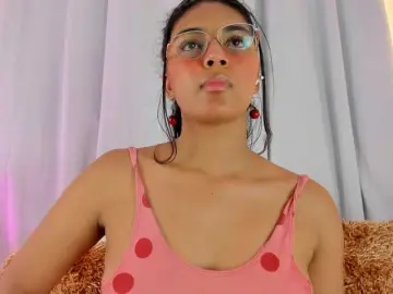 Melodymoore  live sex cam