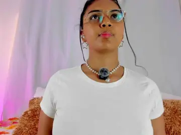 Melodymoore  live sex cam