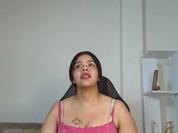 Dakothabrown  live sex cam