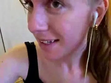 CharissePopowski  live sex cam