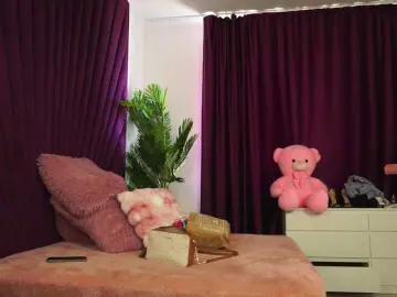 LucyCherry  live sex cam