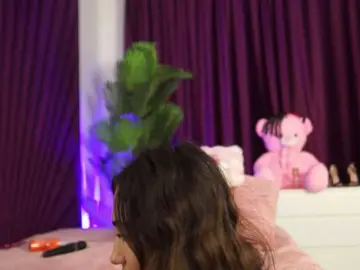 LucyCherry  live sex cam