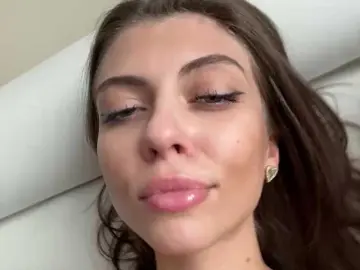 RoxyDoll  live sex cam
