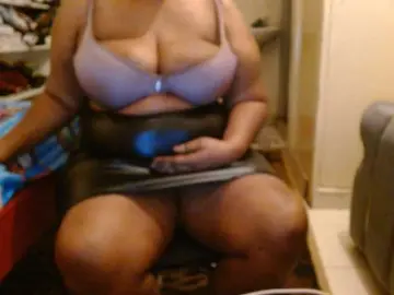 Sexiemama  live sex cam