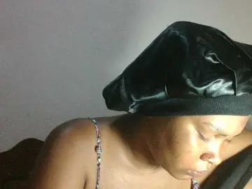 Triida  live sex cam