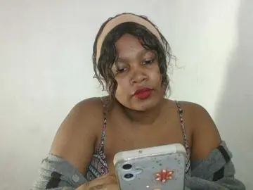 Triida  live sex cam