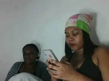 Triida  live sex cam