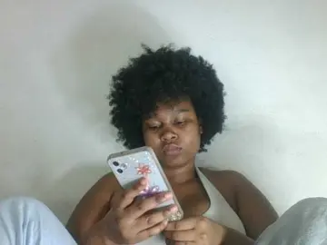 Triida  live sex cam