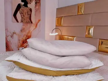 Leslycutee  live sex cam