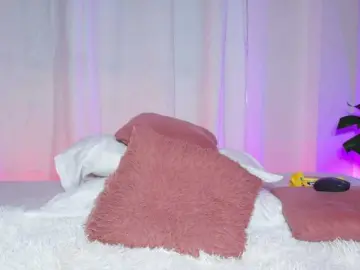 Emycole  live sex cam