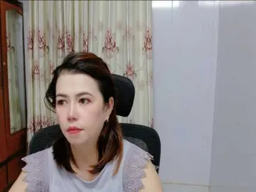Lindahot69  live sex cam