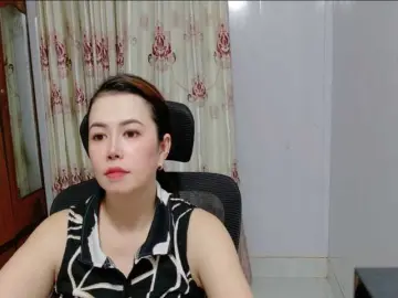 Lindahot69  live sex cam