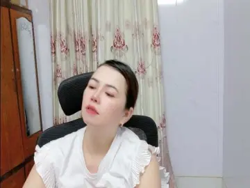 Lindahot69  live sex cam