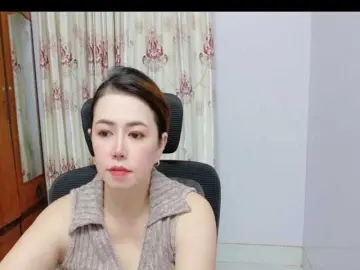 Lindahot69  live sex cam
