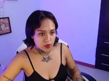 Yunomi1  live sex cam