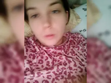 FoxyLoVe25  live sex cam