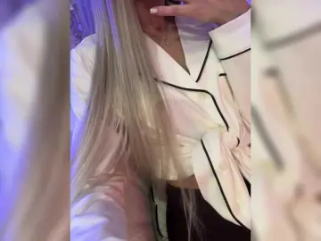 HollyPolly111  live sex cam