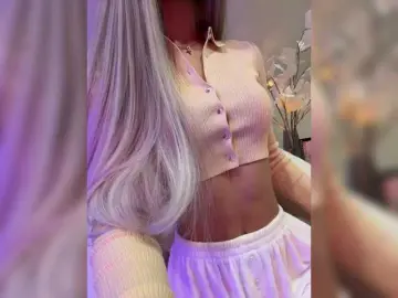 HollyPolly111  live sex cam