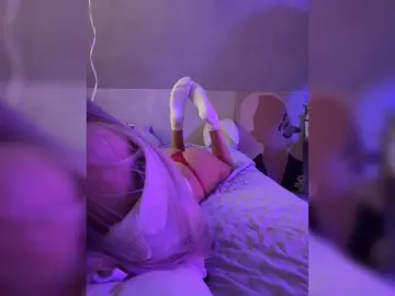 HollyPolly111  live sex cam