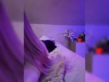 HollyPolly111  live sex cam