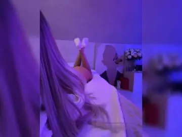 HollyPolly111  live sex cam