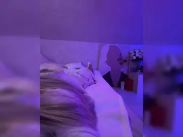 HollyPolly111  live sex cam