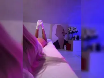 HollyPolly111  live sex cam