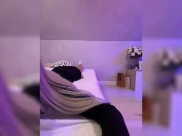 HollyPolly111  live sex cam