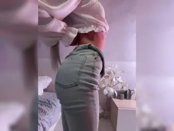 HollyPolly111  live sex cam