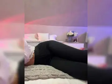 HollyPolly111  live sex cam