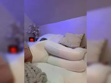 HollyPolly111  live sex cam
