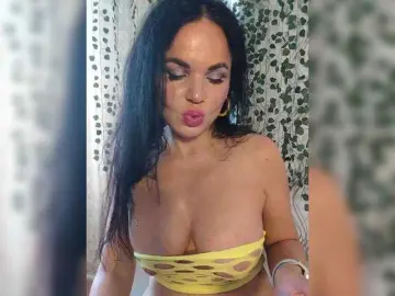 Kirakedi  live sex cam