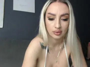 Mistresszora01  live sex cam