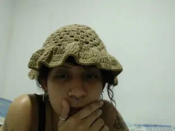 AlinaWoolf  live sex cam