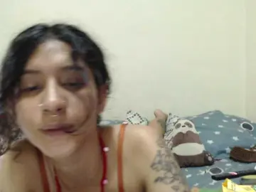 AlinaWoolf  live sex cam