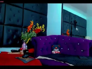 Clloelombaard  live sex cam