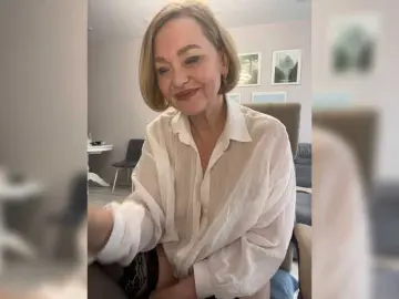 ILUBOVE  live sex cam