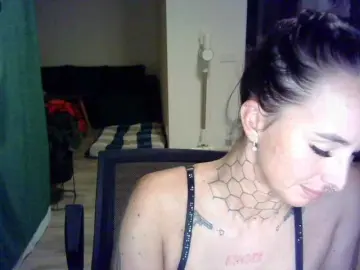 Browinejane  live sex cam