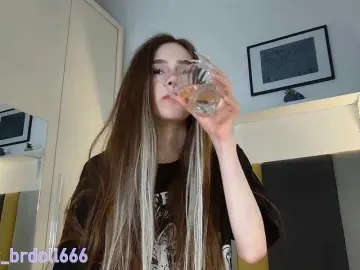 BrokenDoll666  live sex cam