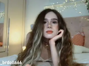 BrokenDoll666  live sex cam