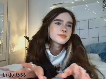 BrokenDoll666  live sex cam