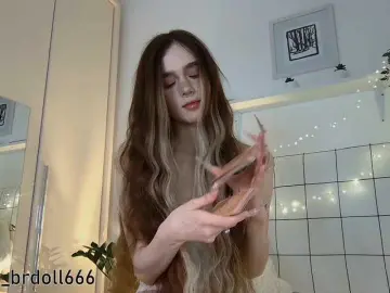 BrokenDoll666  live sex cam