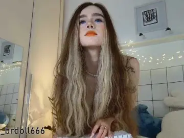 BrokenDoll666  live sex cam