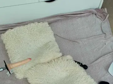 Emma-Donovani  live sex cam