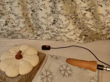 Emma-Donovani  live sex cam