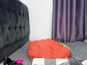 Pretty-Titties  live sex cam