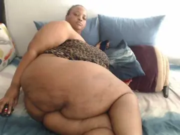 Bootydiva83  live sex cam