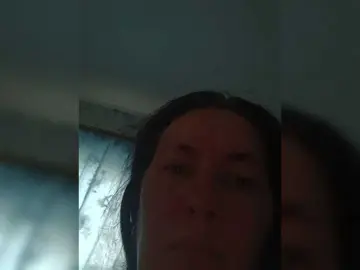 Olenadoluk  live sex cam